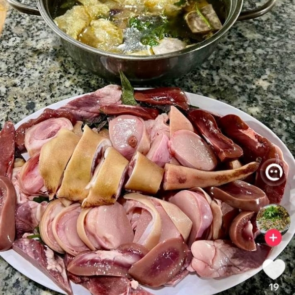 LẨU DÊ NGỌC HOÀN